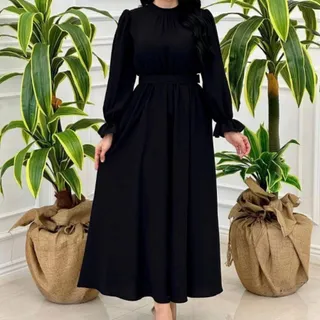 پیراهن بلند پوشیده