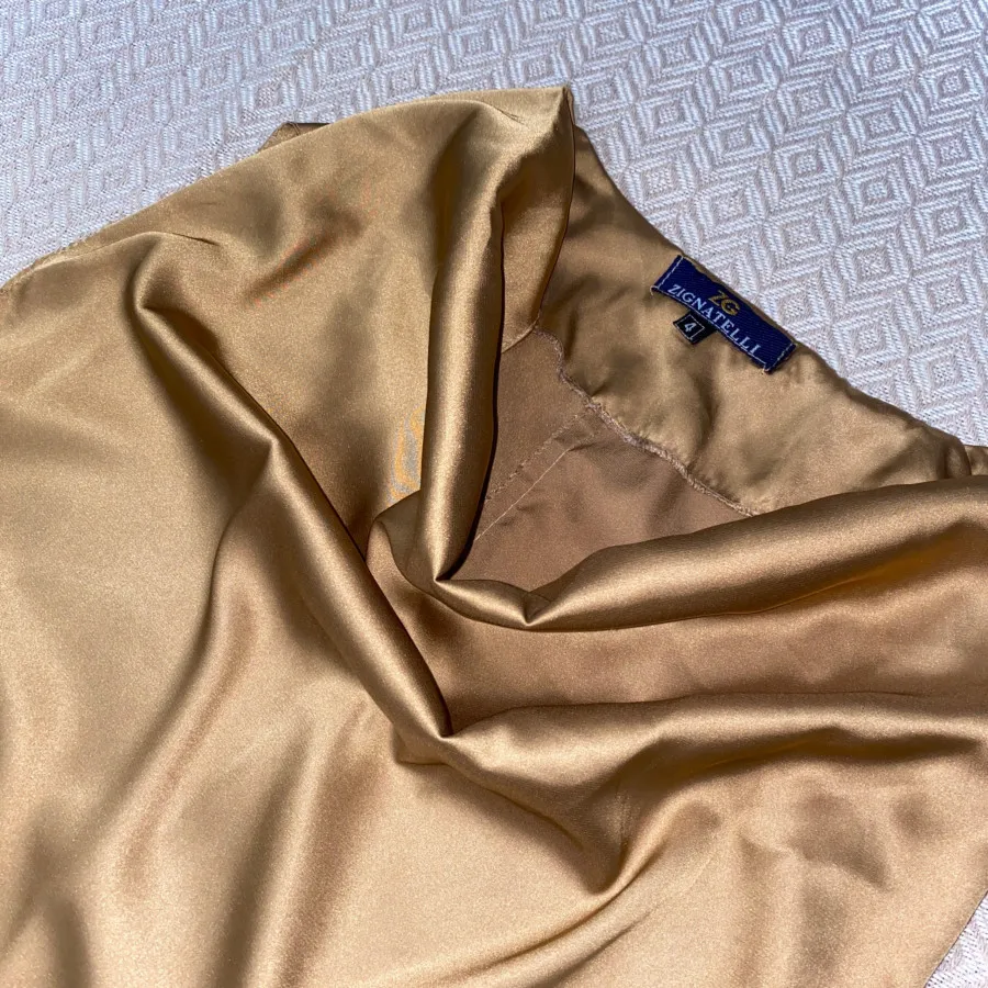 تاپ ساتن طلایی