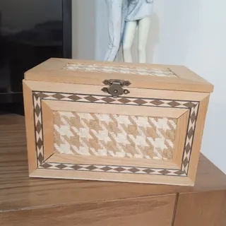 جعبه زیبا و قدیمی