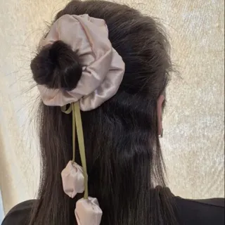 کش مو ساتن آویزدار لاله