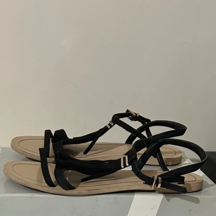 کفش بندی H&M
