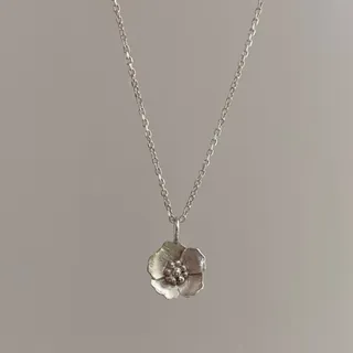 گردنبند گل نقره دستساز