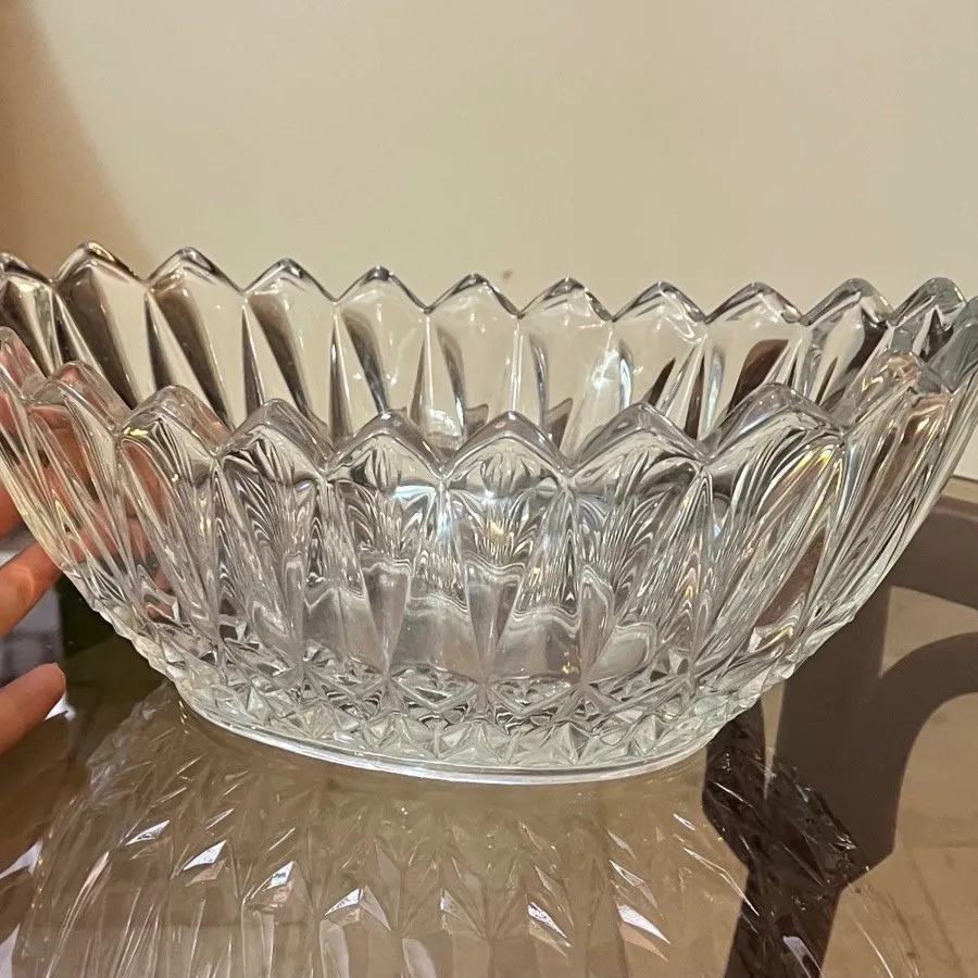 طرف کریستال قدیمی