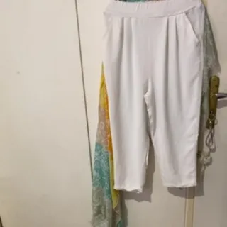 شلوار جنس لخت