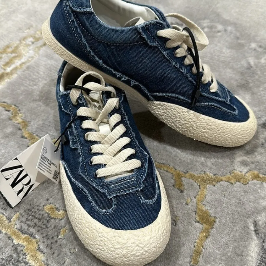 اسنیکرز Zara