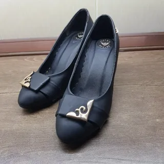 کفش پاشنه بلند مشکی