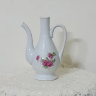 گلابدان گل سرخی