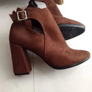 کفش نیم بوت