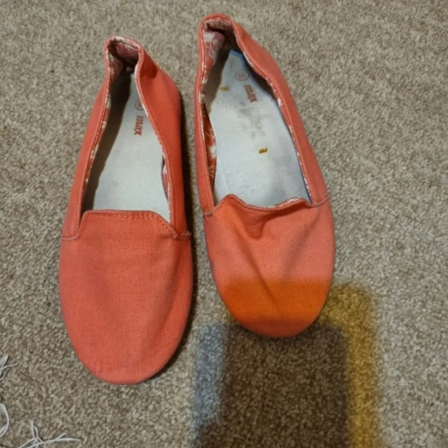 کفش سرخابی مکس