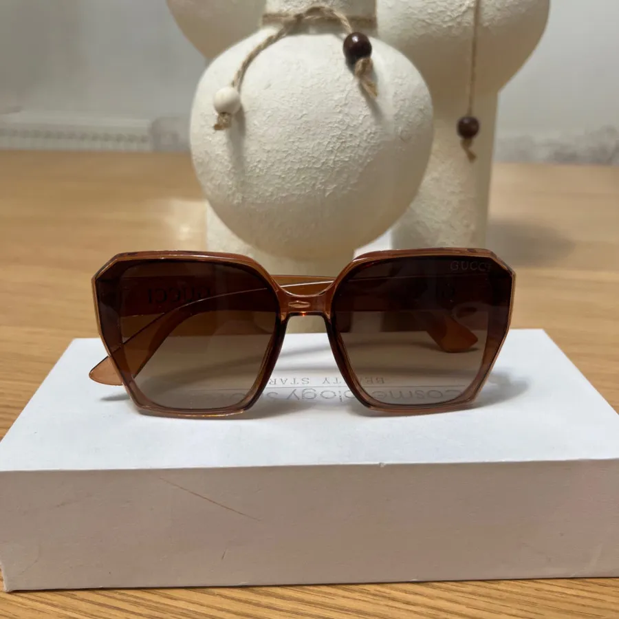 عینک قهوه ای طرح gucci