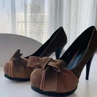 کفش پاشنه بلند
