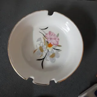 ظرف چینی قدیمی