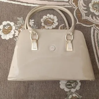 کیف ورنی کرمی