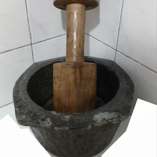 هاون سنگی قدیمی