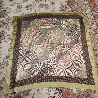 روسری ساتن