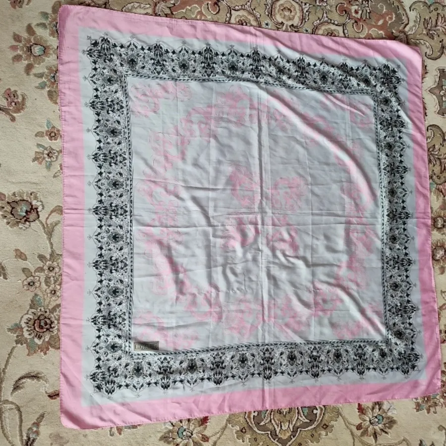 روسری ساتن