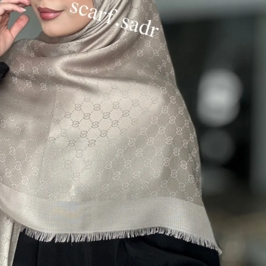 روسری ابریشم ژاکارد کرم