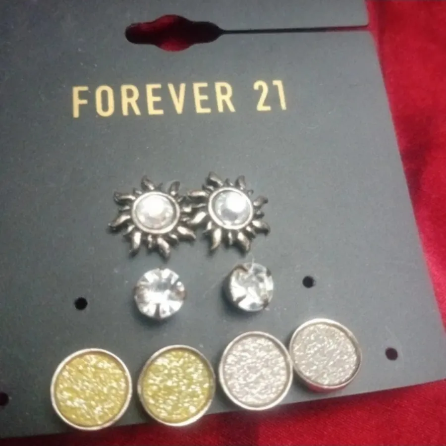 گوشواره مارک FOREVER