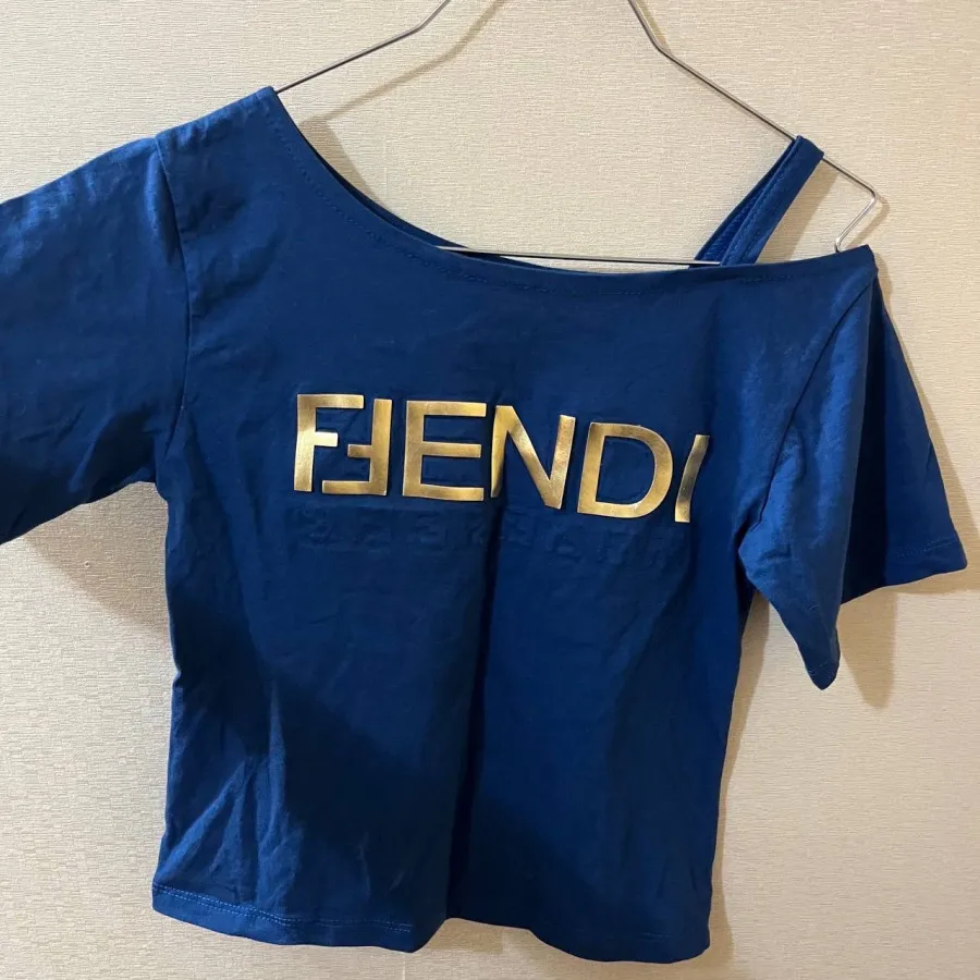 تاپ ابی Fendi