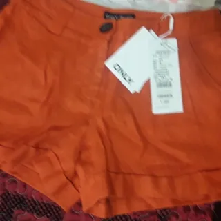 شلوارک دخترانه . اتیکت