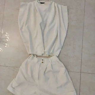 ست بلوز و شلوارک سفید