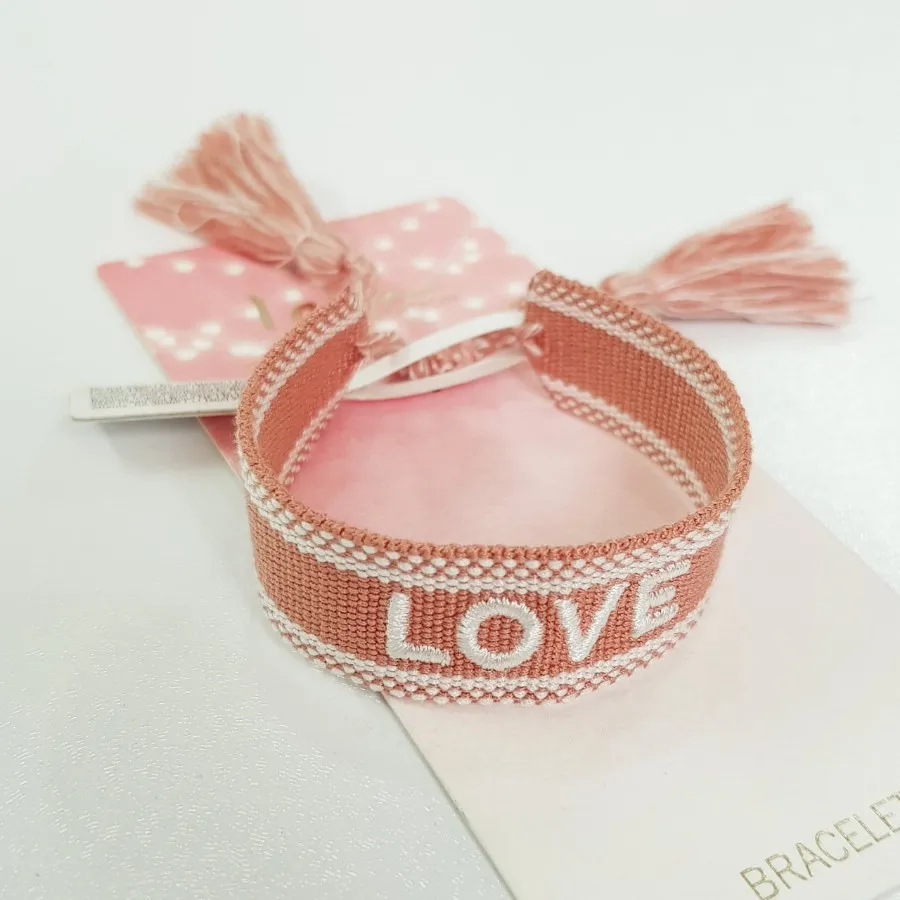 دستبند پارچه ای Love رنگی
