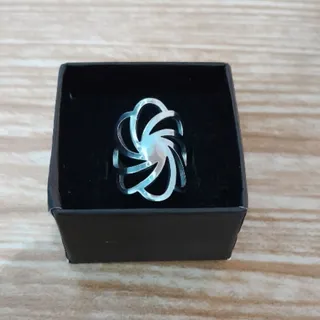 انگشتر نقره ای