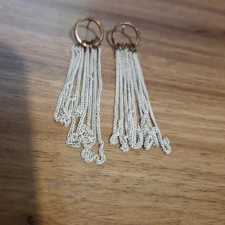 گوشواره رشته‌ای