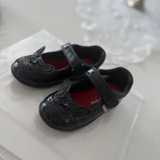 کفش برند انگلیسی