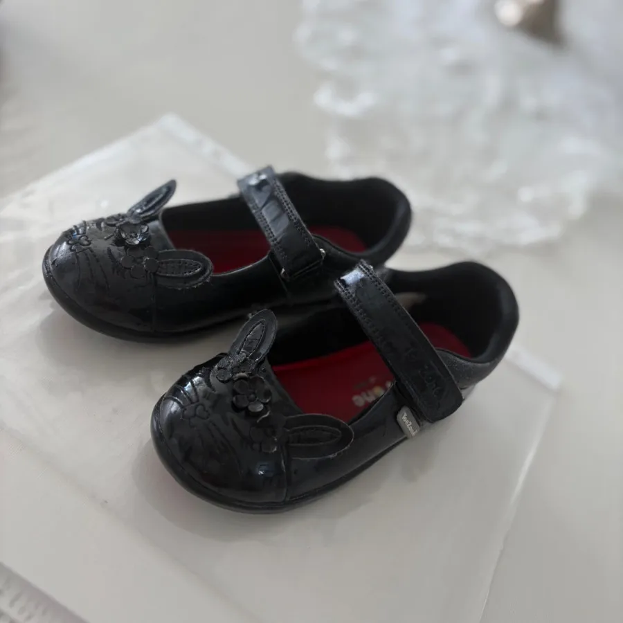 کفش برند انگلیسی