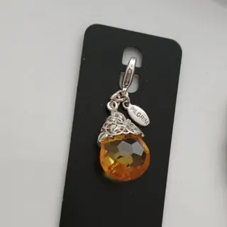چارم یا آویز وارداتی