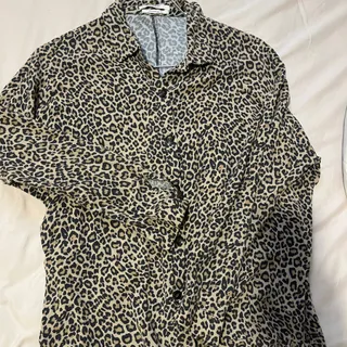شومیز pull and bear