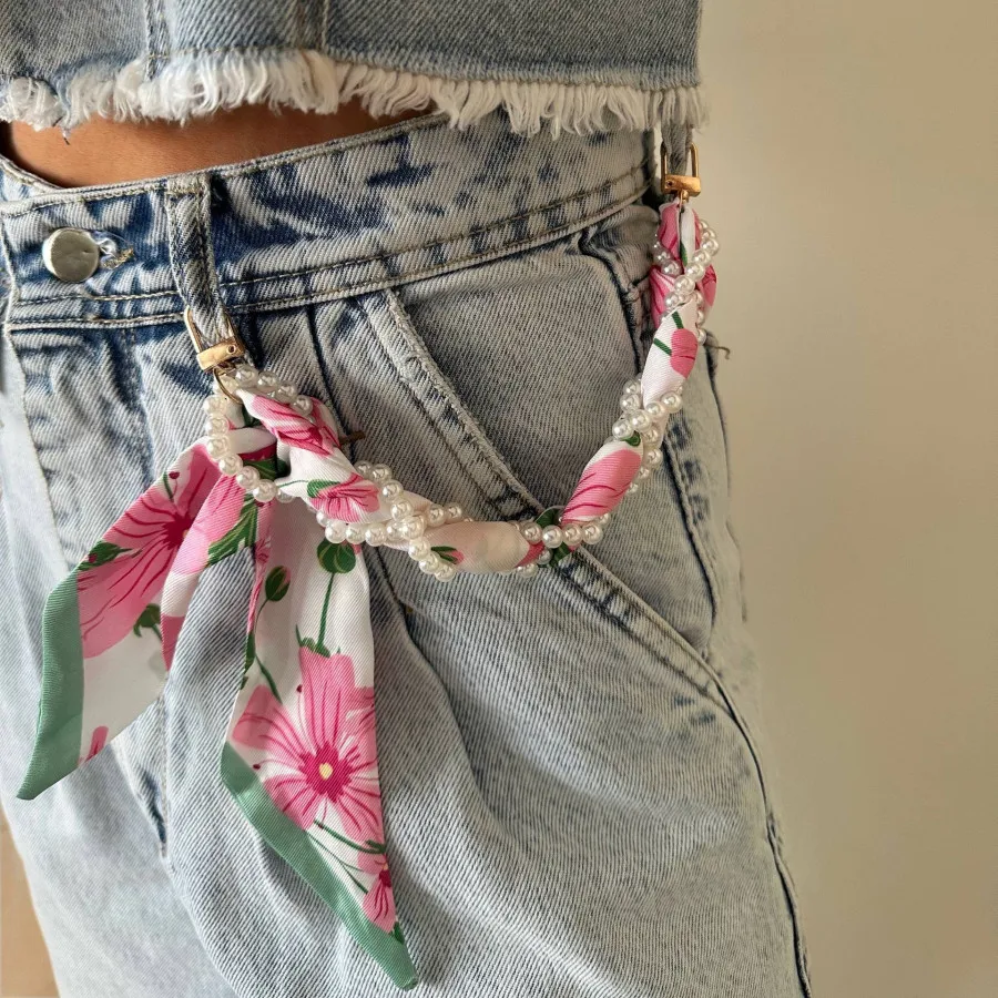 آویز شلوار
