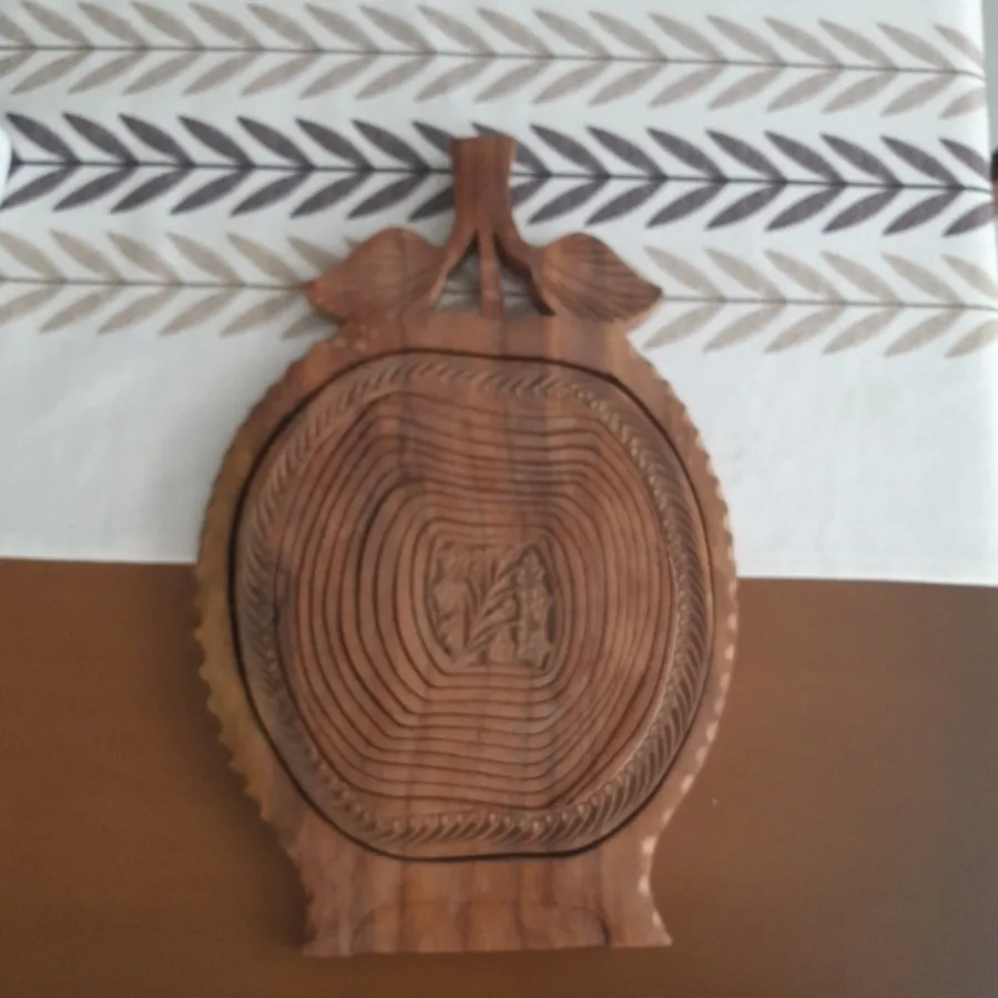 میوه خوری پایه دار چوبی