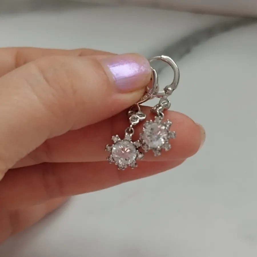 گوشواره نگیندار