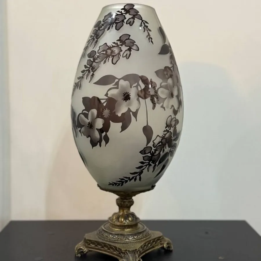 گلدان پایه برنز