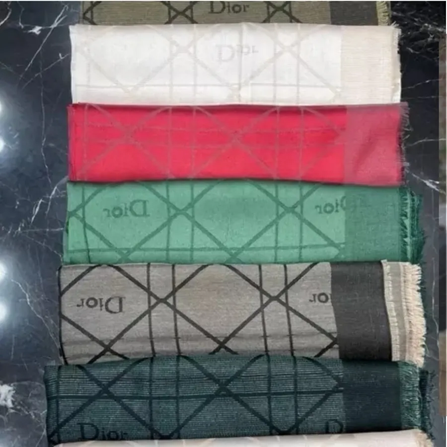 روسری طرح مارک