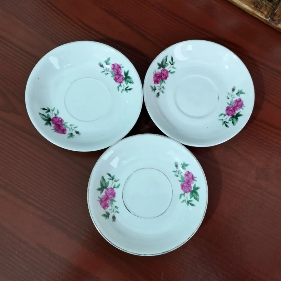 نعلبکی گلسرخی