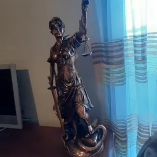 بانوی عدالت