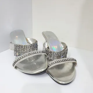 صندل نگینی