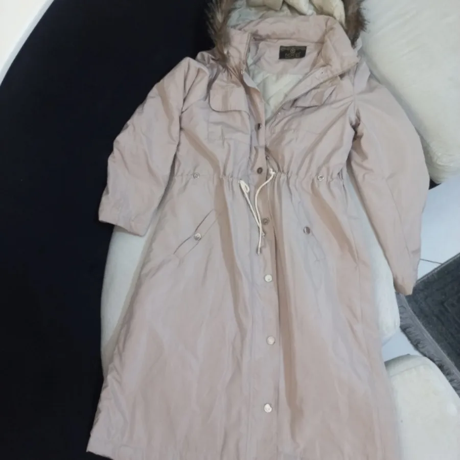 کاپشن کلاه دار