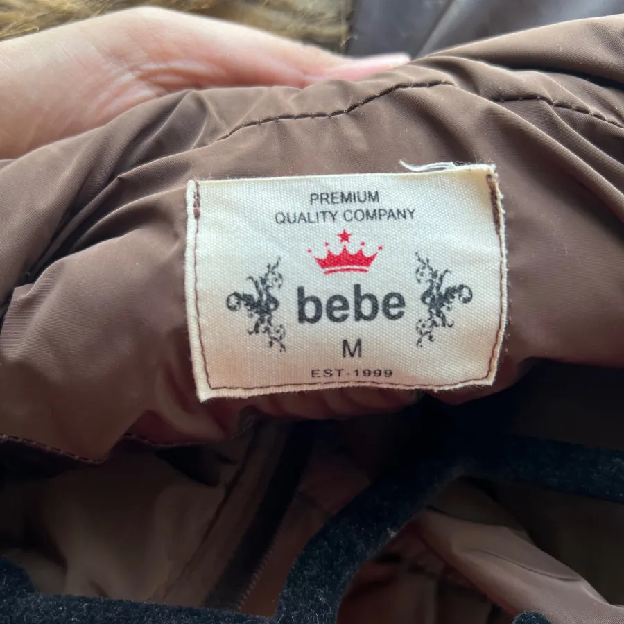 کاپشن مارک bebe