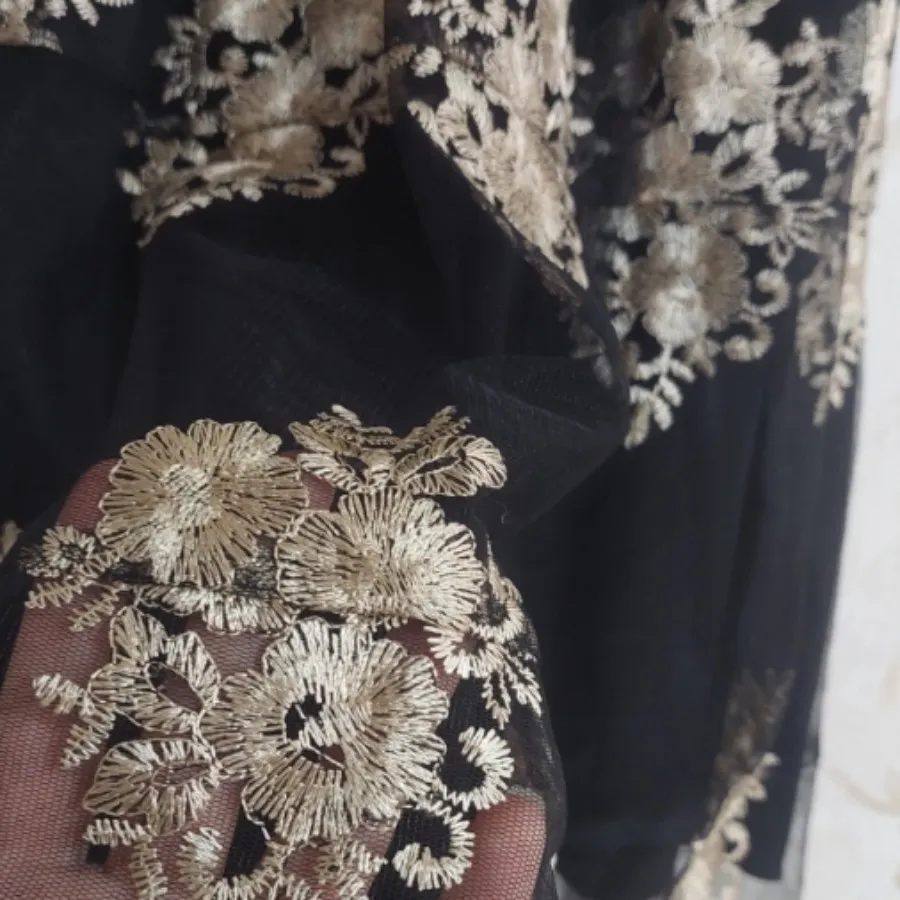 لباس مجلسی طلایی