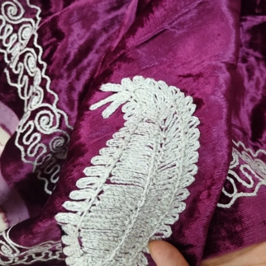 رومیزی مخمل قدیمی