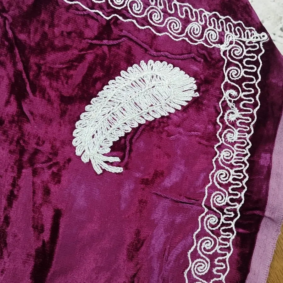 رومیزی مخمل قدیمی