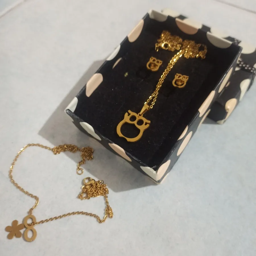 ست گردنبند و گوشواره