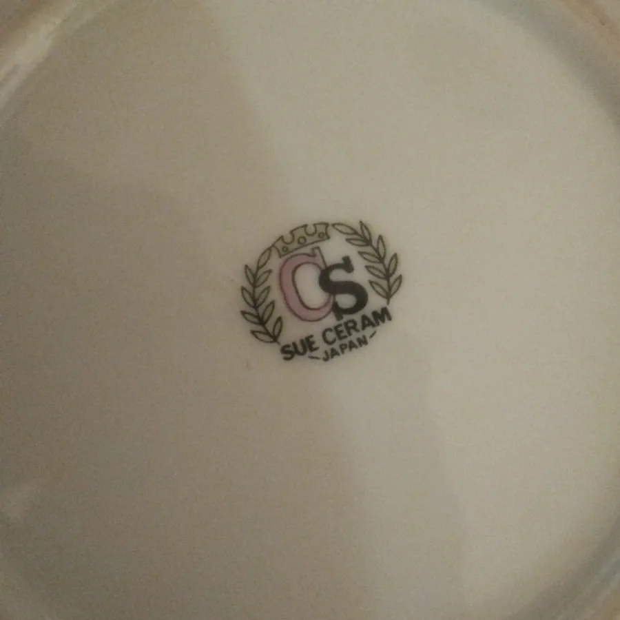 کاسه آبگوشت گل سرخ