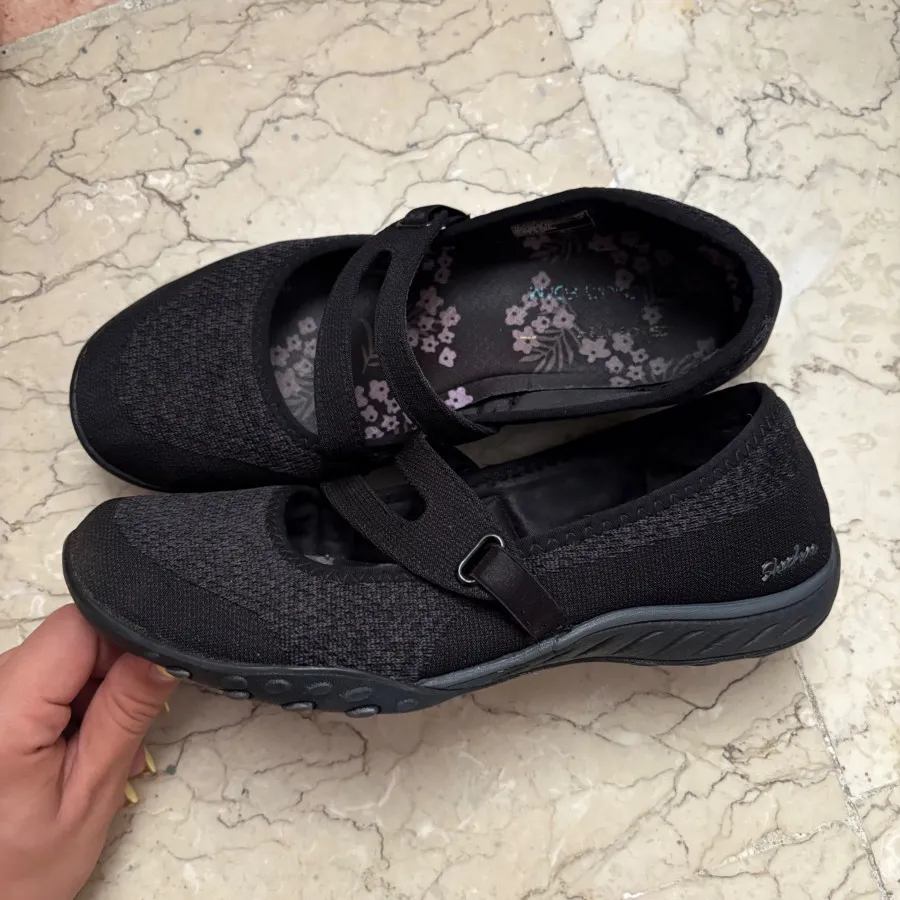 کفش اسکیچرز skechers