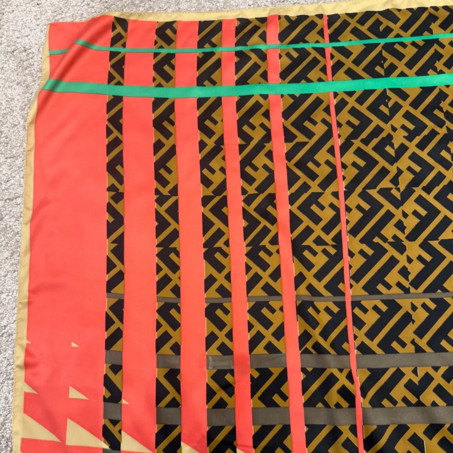 روسری سیلک طرح فندی
