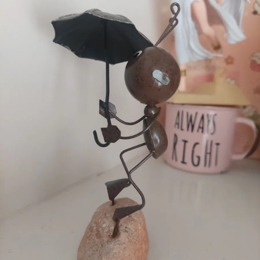 مجسمه دکوری مورچه فلزی